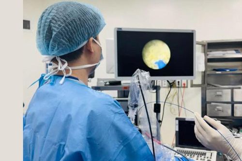 Cố nén đau để ký kết với đối tác, người đàn ông phải nhập viện cấp cứu