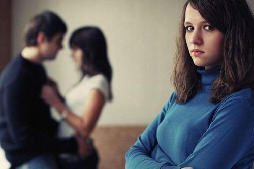Khi chồng ngoại tình, đòn 'phản công' cao tay nhất của phụ nữ chỉ gói gọn trong 4 chữ này