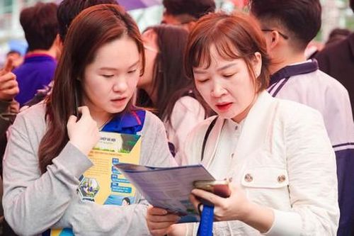 Bài 2: Cơ chế nào kiểm soát mức tăng học phí?