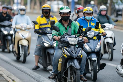 Tài xế công nghệ 'méo mặt' vì giá xăng
