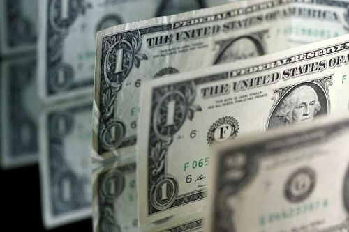 Hai tổng thống Mỹ trong 48 giờ khủng hoảng của đồng USD
