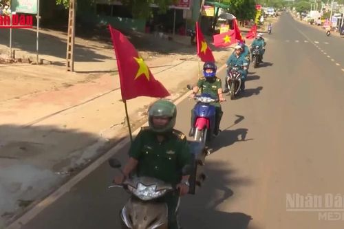 'Tiếng loa biên phòng' vang thanh âm ngày bầu cử