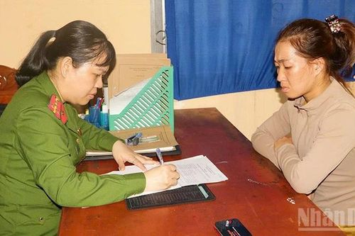 Đồng Tháp: Tiếp nhận đối tượng truy nã ra đầu thú