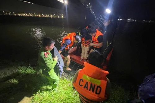 Kịp thời cứu người gặp nạn trên sông