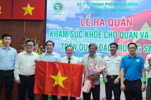 Đoàn y, bác sĩ TPHCM lên đường thực hiện nhiệm vụ tại Trường Sa