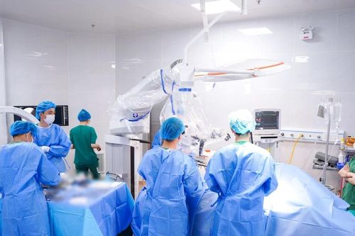 Đau bụng tuổi già cẩn thận bệnh ngoại khoa nguy hiểm