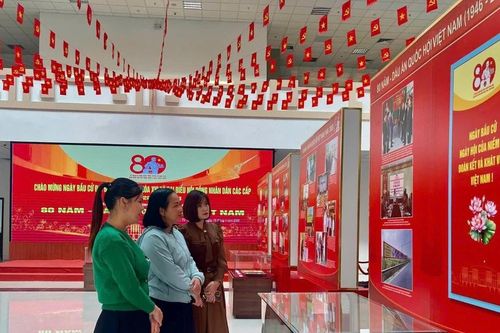 Hưng Yên trưng bày trên 200 tư liệu về Quốc hội