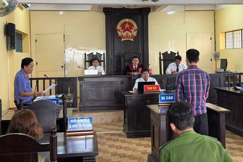 Xuống tay chém 2 người vì bị đòi 100.000 đồng tiền cá