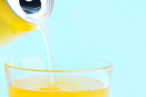 Uống 2 lon nước tăng lực trong đêm, người đàn ông 33 tuổi liệt hai chân