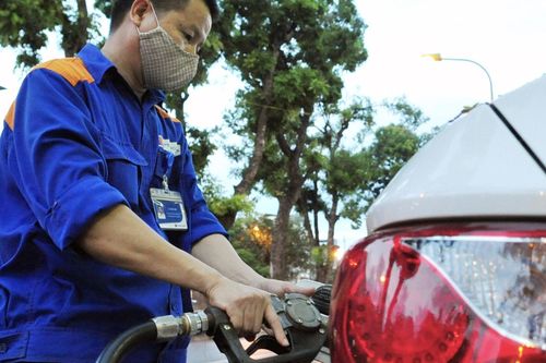 Giá xăng dầu tăng mạnh ra sao 15 ngày qua?