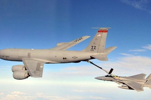 Máy bay tiếp nhiên liệu trên không KC-135 của Mỹ bị rơi ở Iraq