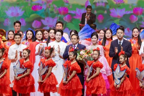 Văn nghệ sỹ hòa chung niềm háo hức mong chờ ngày hội toàn dân đi bầu cử