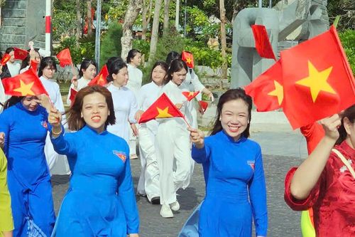 Đoàn viên thanh niên đặc khu Côn Đảo hướng về ngày hội lớn của đất nước