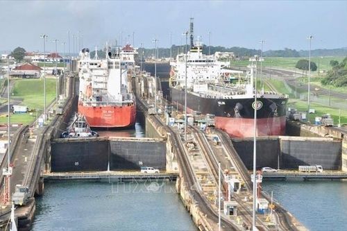 Eo biển Hormuz tắc nghẽn giữa chiến sự Trung Đông, kênh đào Panama hưởng lợi
