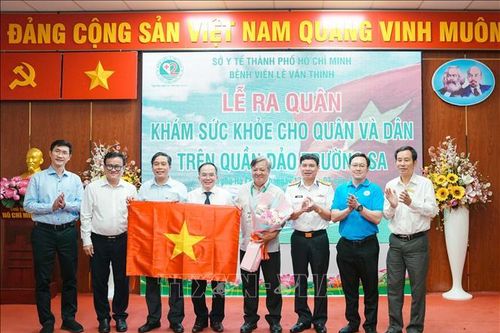 Ra quân khám sức khỏe cho quân và dân ở đặc khu Trường Sa
