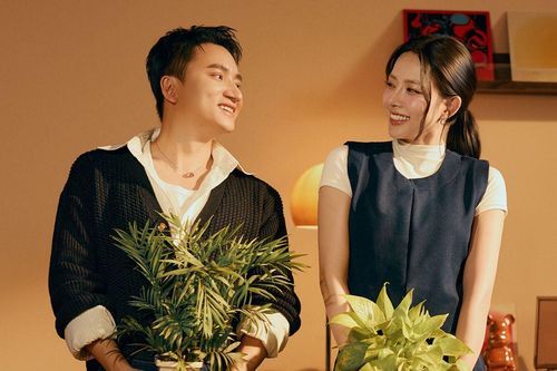 Vợ Phan Mạnh Quỳnh vác 'bụng bầu' làm điều đặc biệt cho chồng, lý do phía sau khiến ai cũng xúc động