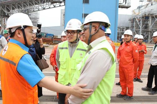 Chủ tịch Tổng LĐLĐ Việt Nam thăm, động viên người lao động tại Trung tâm Điện lực Quảng Trạch