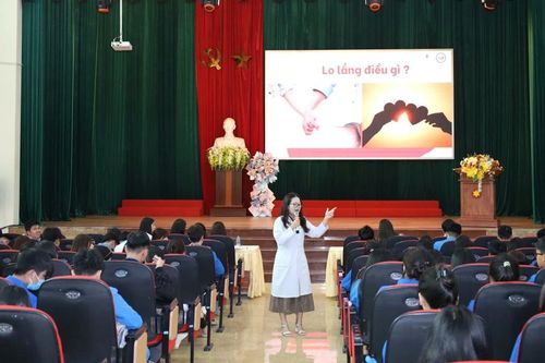 Tư vấn hướng nghiệp và tuyên truyền giáo dục sức khỏe giới tính cho thanh niên
