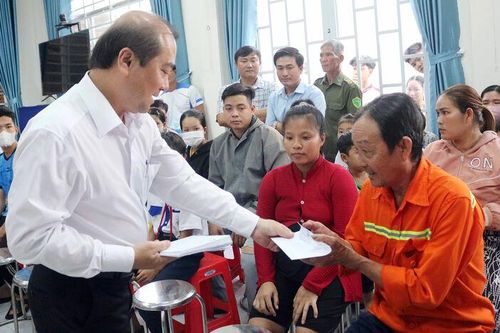 Trọn trách nhiệm với cử tri và quê hương - Bài cuối: Theo đuổi kiến nghị đến cùng