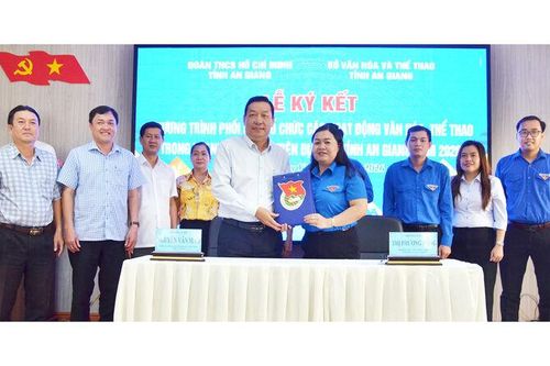 Tỉnh đoàn An Giang ký kết chương trình phối hợp với Sở Văn hóa và Thể thao