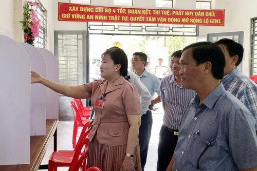 Kiểm tra công tác chuẩn bị bầu cử tại xã Phú Hữu