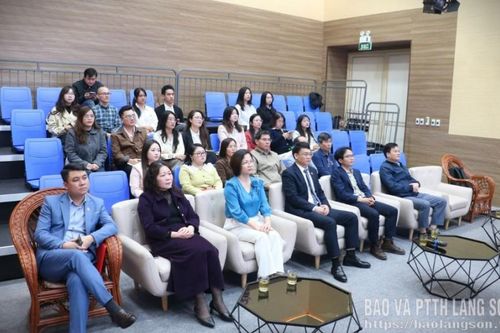 Lớp cao học Quản lý phát thanh, truyền hình và Báo mạng điện tử thực tế tại Lạng Sơn