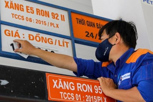 Giảm chi tiêu, bớt đi lại khi giá xăng, dầu tăng