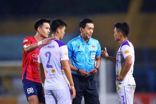 Bóng đá Việt Nam 13/3: Trọng tài Hàn Quốc bắt trận Ninh Bình - CAHN, Safee Sali gây áp lực