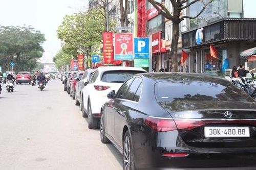Nhiều điểm trông giữ xe ở Hà Nội vạch sơn mờ, thậm chí 'mất dấu'