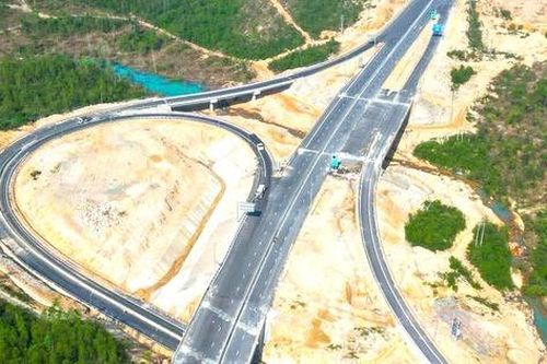 Đắk Lắk: Cảnh báo người dân không đi vào tuyến cao tốc chưa đưa vào khai thác