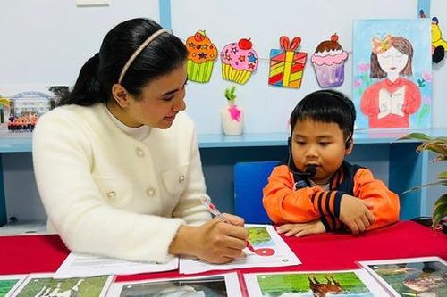 Hà Nội dự kiến cho trẻ mầm non trường chất lượng cao làm quen ngoại ngữ là cần thiết