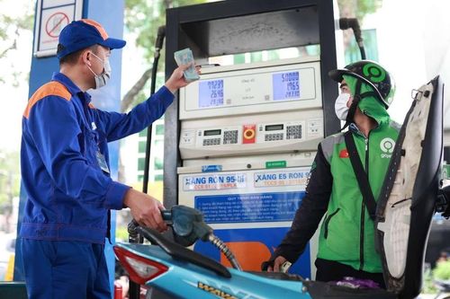 Quỹ bình ổn giá xăng dầu có vai trò thế nào, còn bao nhiêu tiền?