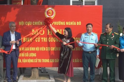 Hội CCB phường Nghĩa Đô tích cực tham gia tuyên truyền bầu cử