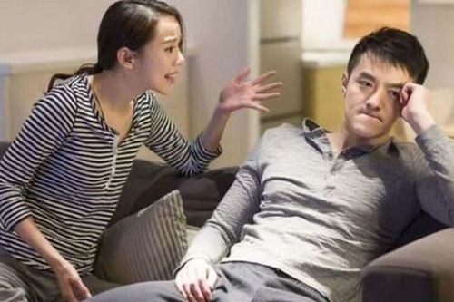 Tôi âm thầm tiết kiệm 300 triệu suốt 4 năm, đến ngày nói ra thì chồng lại phản ứng khiến tôi sững người