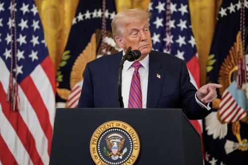 Tổng thống Trump: Mỹ sẽ hộ tống tàu chở dầu qua eo biển Hormuz 'nếu cần thiết'