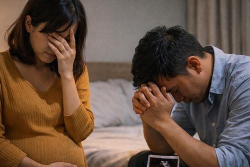 Mang thai 11 tuần khi bạn trai mới về nước 8 tuần, tôi có nên thú nhận sự thật