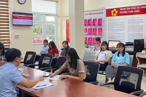 Chậm tham mưu xử lý hồ sơ hành chính, 4 cán bộ phường bị tạm đình chỉ