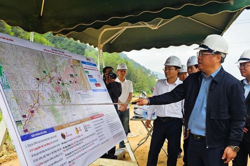 Bí thư Tỉnh ủy Cao Bằng thị sát tiến độ thi công cao tốc Đồng Đăng - Trà Lĩnh