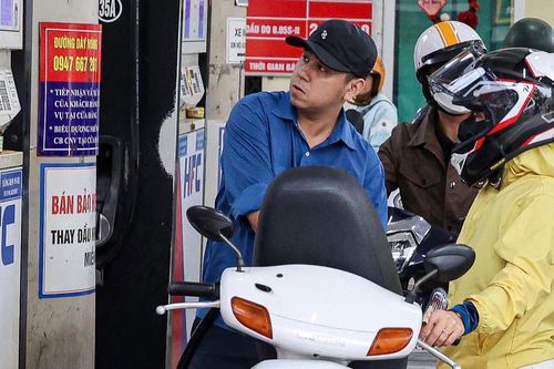 Giá xăng dầu ngày 14/3 giữ nguyên, Quỹ bình ổn tiếp tục được sử dụng