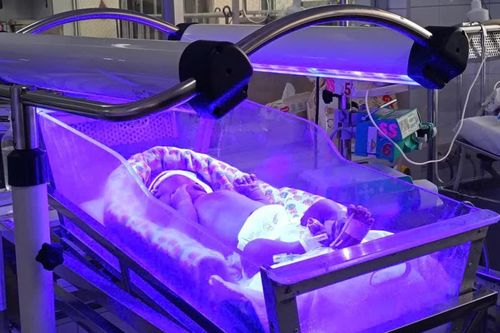 Bé trai có nhóm máu 'hiếm của hiếm' khiến bác sĩ TP.HCM lặng người