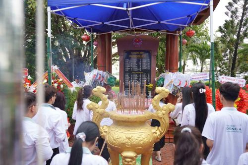 Dâng hương tưởng niệm, tri ân liệt sĩ Gạc Ma