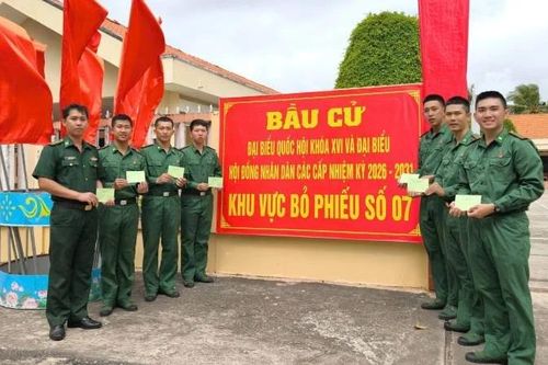 Bộ đội Biên phòng tỉnh Vĩnh Long tích cực tham gia tuyên truyền, bảo đảm an toàn bầu cử