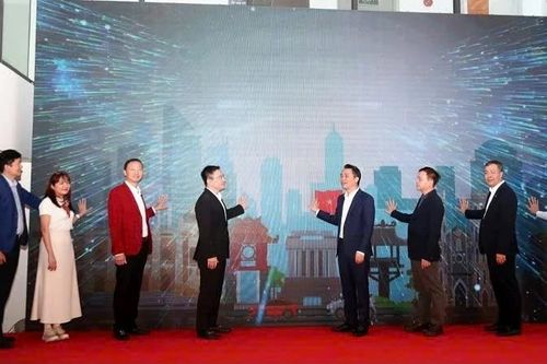 Phát động phong trào 'Vận tải hành khách công cộng văn minh - vì hành khách phục vụ'