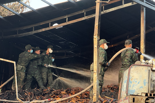 An Giang: Gần 200 người và hơn 6 giờ nỗ lực chữa cháy