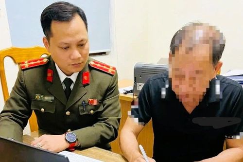 Xử phạt 2 người đàn ông xúc phạm lực lượng Công an