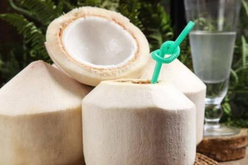 Lợi và hại khi uống nước dừa lâu dài