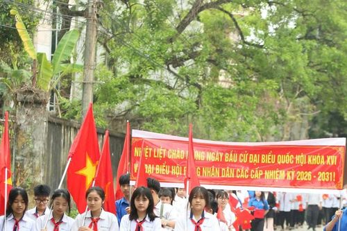 Từ sân trường ra đường phố - học sinh Bắc Ninh tuyên truyền bầu cử