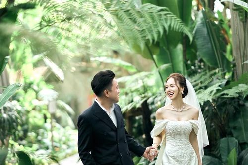 Đinh Ngọc Diệp hé lộ 10 năm hôn nhân viên mãn cùng Victor Vũ