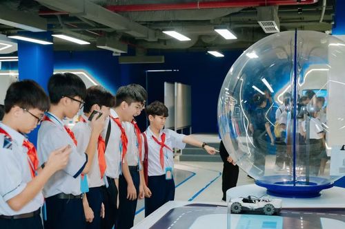 Học sinh khám phá khoa học-công nghệ qua hành trình 'Em yêu Thành phố của em'