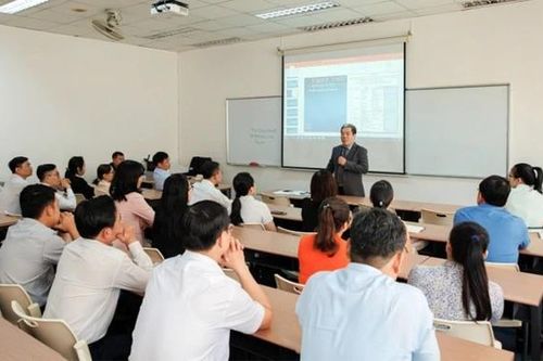 Từ 'chứng chỉ' đến 'thực chiến'